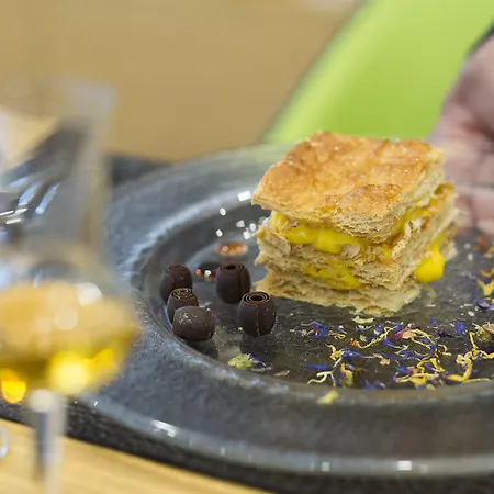 ホテル La Gustea & Cucina サルテアーノ